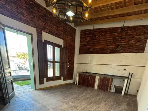 Casa 3 ambientes con 1 baño