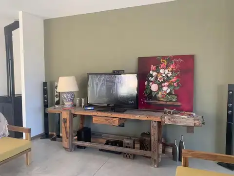 Casa en venta - 3 Dormitorios 2 Baños - Mendoza