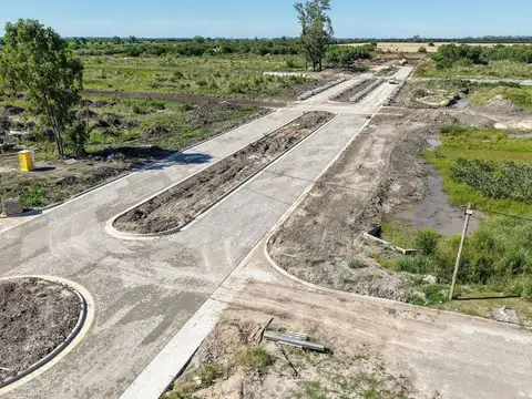 LOTE EN BARRIO ABIERTO LOS DOMINGOS
