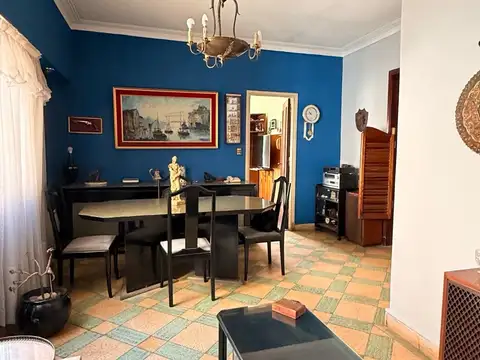 Casa en Venta con 4 cocheras