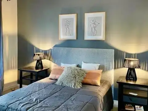 Casa en Alquiler con 7 cocheras