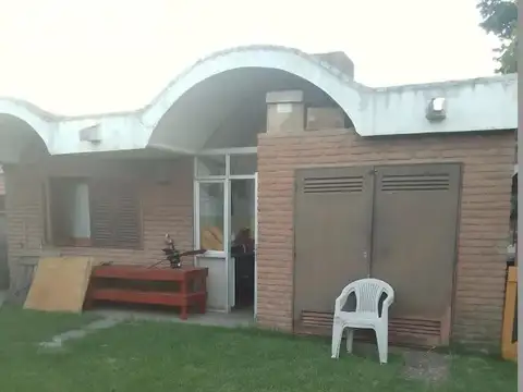 Casa 5 ambientes con 1 baño