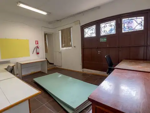 Casa 8 ambientes con 5 baños