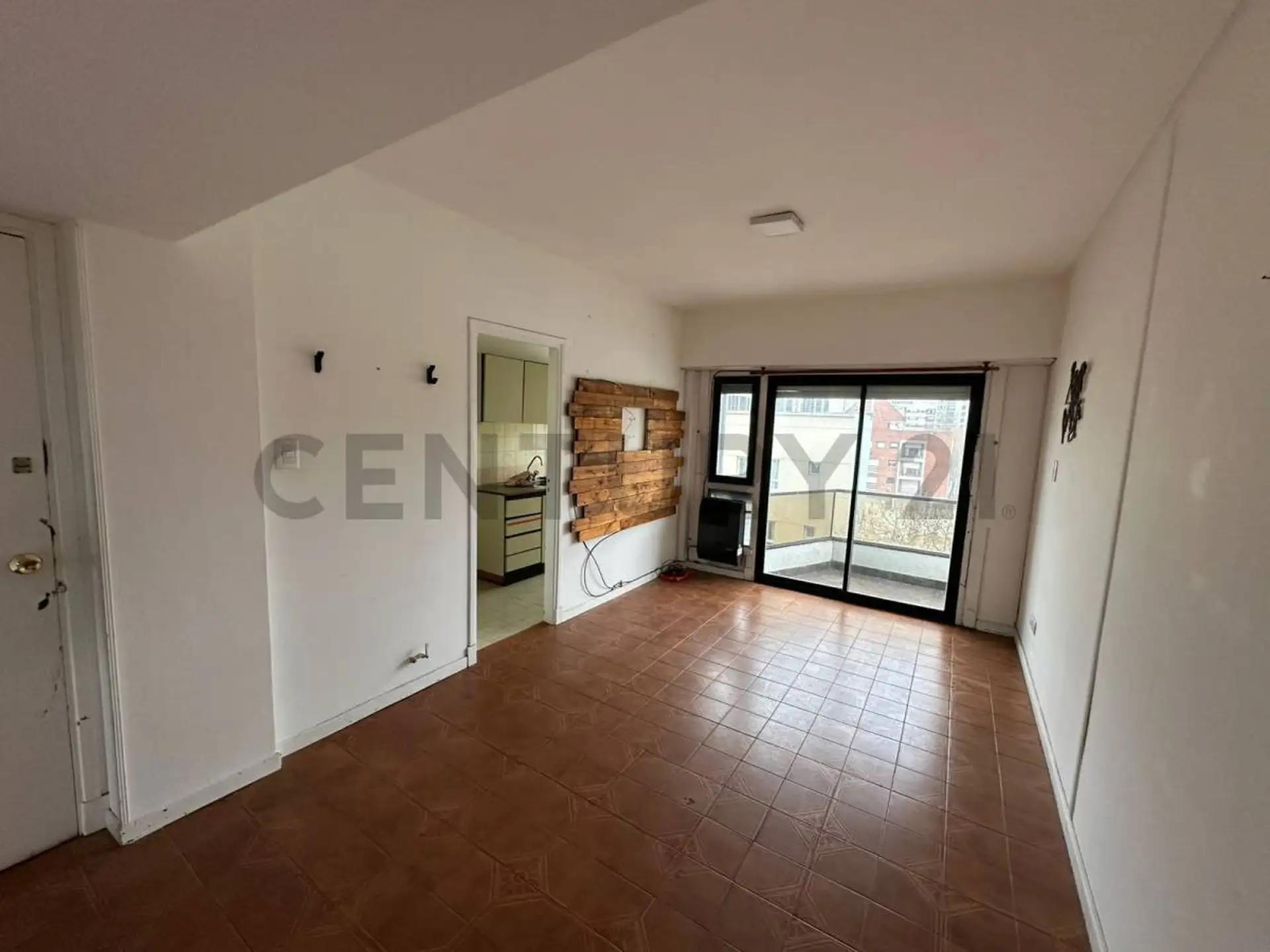 Semipiso de 2 ambientes al frente con balcon