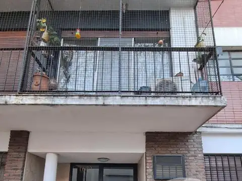Depto 3 ambientes en el corazón de Martinez con balcón.