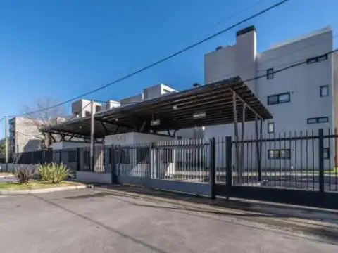 Casa en Venta en Garin, USD 165.000