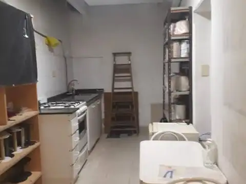 M. T. ALVEAR - PARANA: local con vivienda edificio frances.