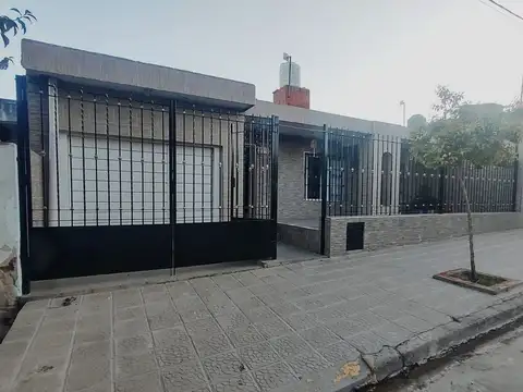 VENDO CASA 2 DORMIS EN BARRIO YAPEYU CON ESCRITURA
