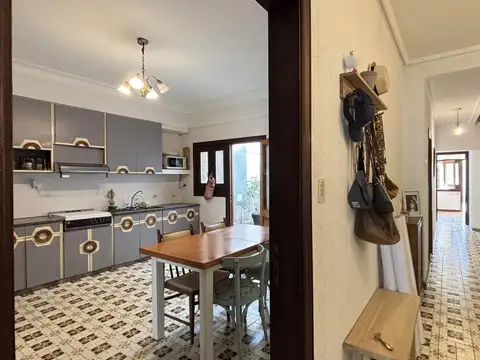Casa 6 ambientes con 3 baños