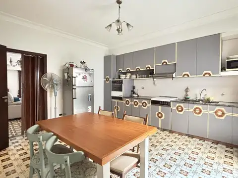 Casa 6 ambientes con 3 baños