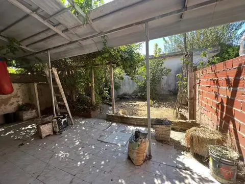 VENTA PH AL FRENTE TRES AMBIENTES CASTELAR NORTE