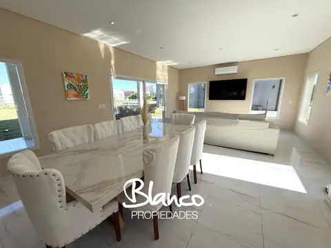 Casa en Alquiler al Sur