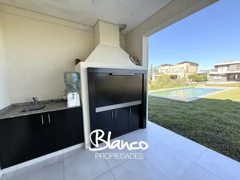 Casa en Alquiler en Haras Santa María, USD 2.200