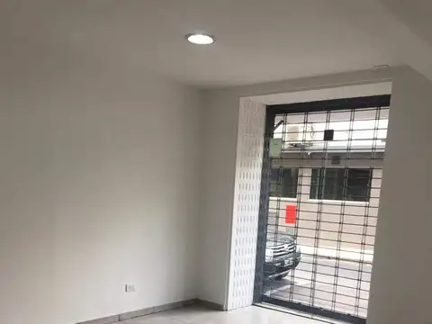 Local con Vivienda OFERTA en Monserrat