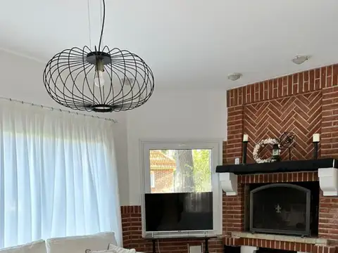 Casa 7 ambientes con 4 baños