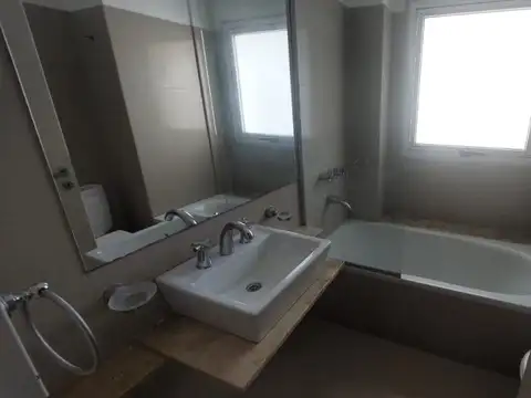 Departamento en Alquiler en Zona Centro, USD 900