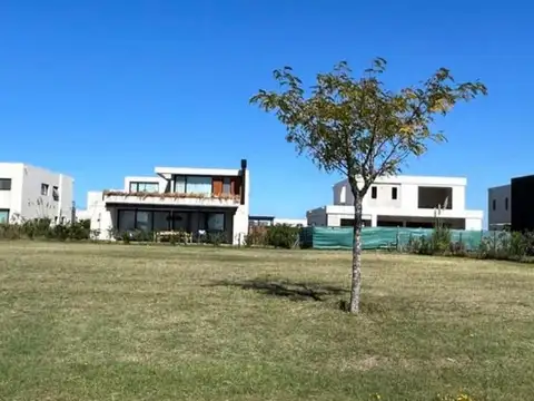 Terreno en Venta 32  mts Fondo