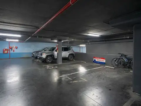 OPORTUNIDAD. EXCELENTE COCHERA