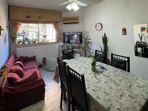 Tres ambientes en planta baja en venta, Lugano 1 y 2