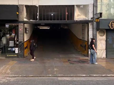 Cochera céntrica cubierta. Fácil acceso. Seguridad 24 hs
