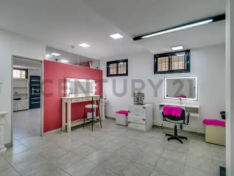 Oficina con cochera en venta La Plata