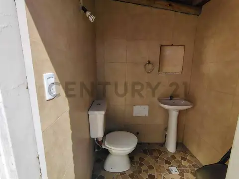 QUINCHO CON PILETA EN VENTA EN GUAYMALLEN