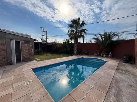 QUINCHO CON PILETA EN VENTA EN GUAYMALLEN