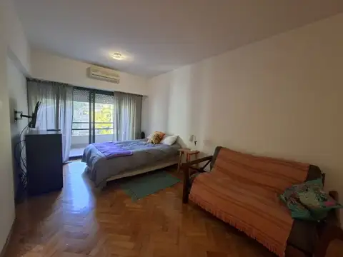 Avenida Entre Ríos 400, Piso 0
