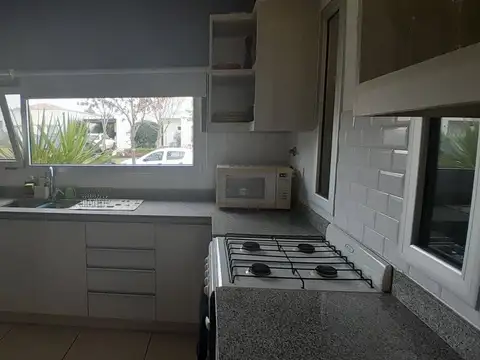 Casa en Venta en Pilar del Este - San Eduardo, USD 179.900
