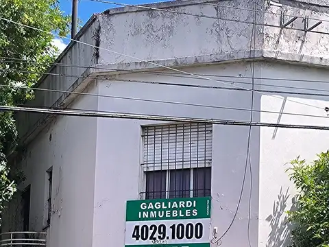 Departamento tipo casa en venta en Pompeya 3 ambientes + terraza propia