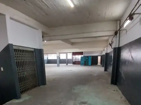 Galpon en Alquiler 40  mts Fondo