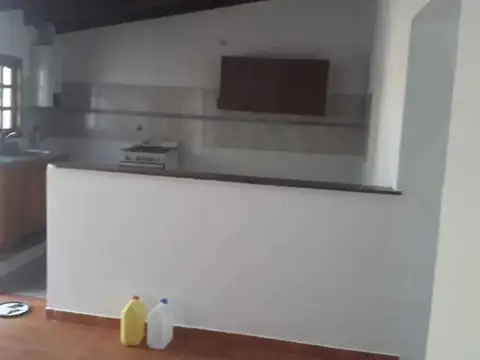 Casa en venta - 2 dormitorios 1 baño - 299mts2 - Ezpeleta Este - Quilmes