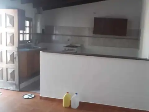 Casa en venta - 2 dormitorios 1 baño - 299mts2 - Ezpeleta Este - Quilmes