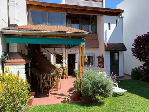Casa 6 Ambientes - Jardìn - Quincho - Parrilla - Garage Para 2 Autos - Terraza