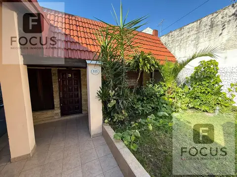 Casa Lote propio con garage patios y terraza en Villa Lynch