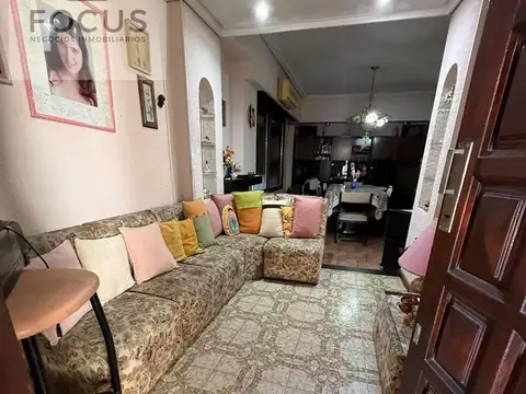 Casa 4 ambientes con 2 baños