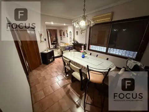Casa Lote propio con garage patios y terraza en Villa Lynch