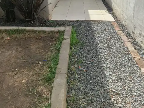 Depto Tipo Casa en Venta en Villa Luzuriaga, USD 78.000