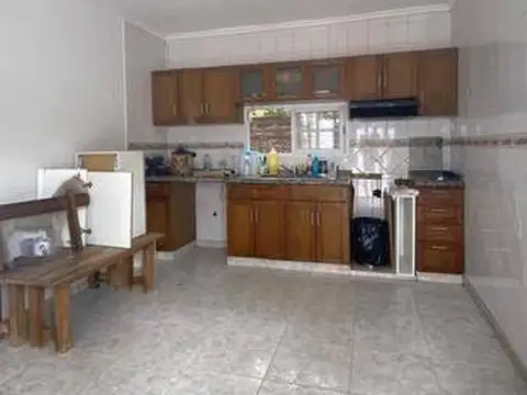 San Nicolas 1482, Luis Guillon 1400