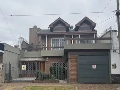 Venta casa 5 Ambientes Berazategui
