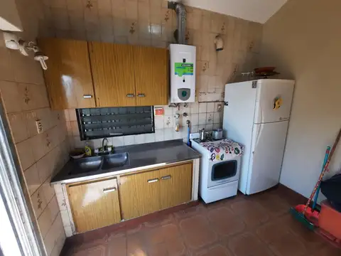 Casa 8 ambientes con 1 baño