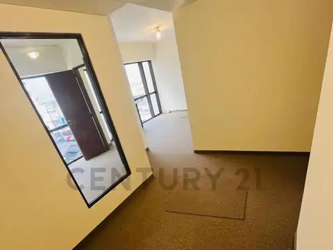 Oficina moderna 70 m2 vidriada Microcentro