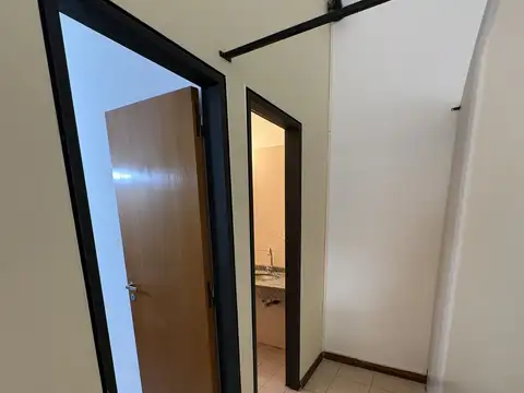 Arturo Illia 100, Piso 1