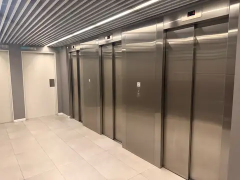 Oficina de 100m2 en ESQUINA con Cochera en MIRABILIA - Polo Audiovisual -