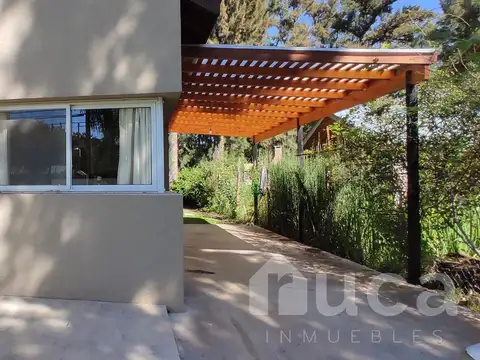 Casa 6 ambientes con 2 baños