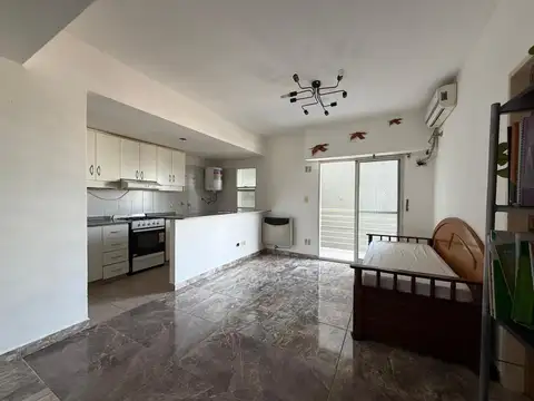 Departamento 2 ambientes venta en Pompeya c balcón