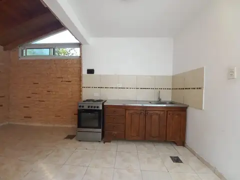 Depto Tipo Casa en Alquiler en Villa Maipu, $ 700.000