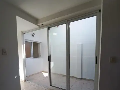 Depto Tipo Casa en Alquiler de 1 dormitorio
