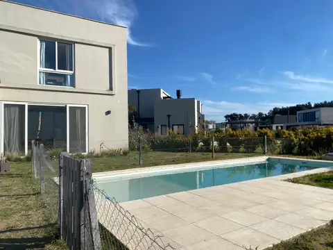 Excelente casa de 5 amb. a estrenar en Pilará - La Calesa