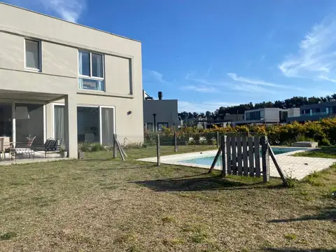 Casa en Alquiler Temporal en Pilara, USD 4.300